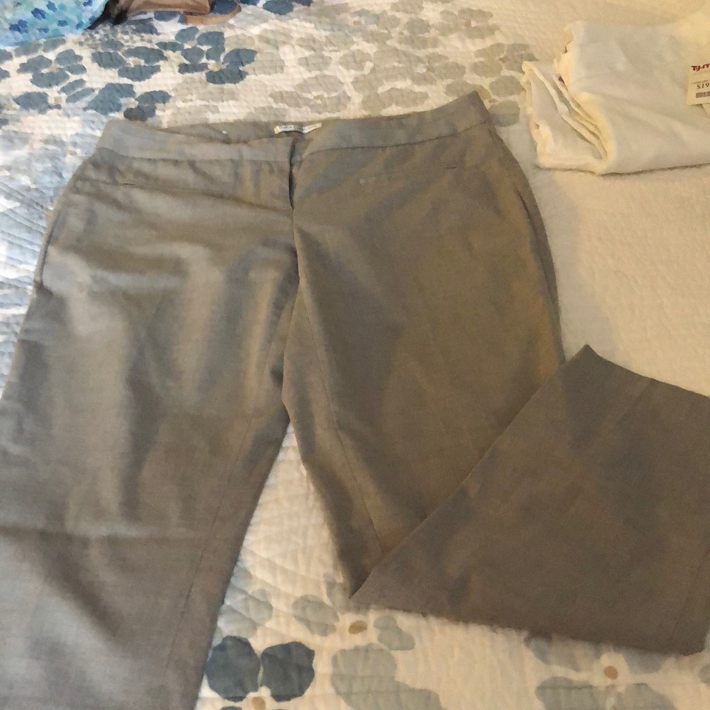 Grey dress capris. Size 6P